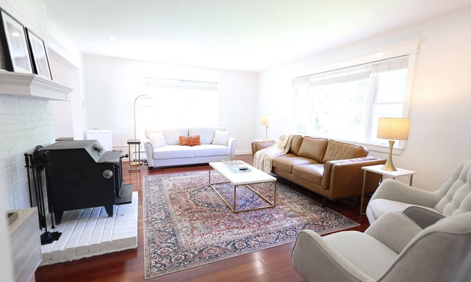 Windham Casa | (New Listing) Beautiful mountain home on private road