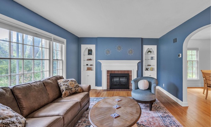 Regent Casa | NEW LISTING! Entire House for Rent Fully Equipped Walking Distance