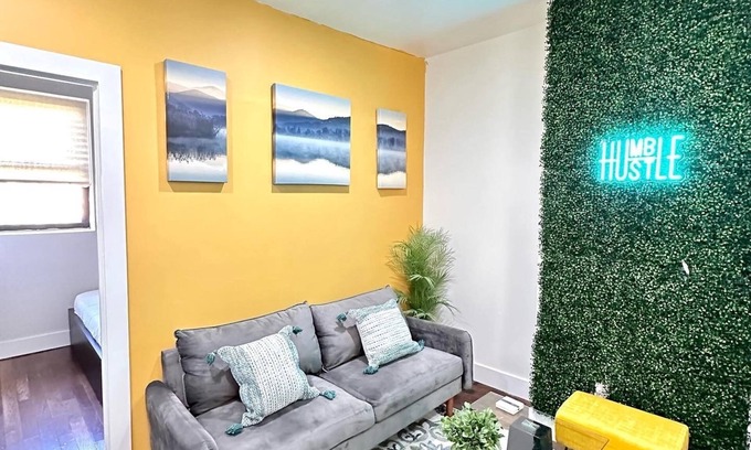 Crown Heights Apartamento | New Listing Lovely Three Bedroom