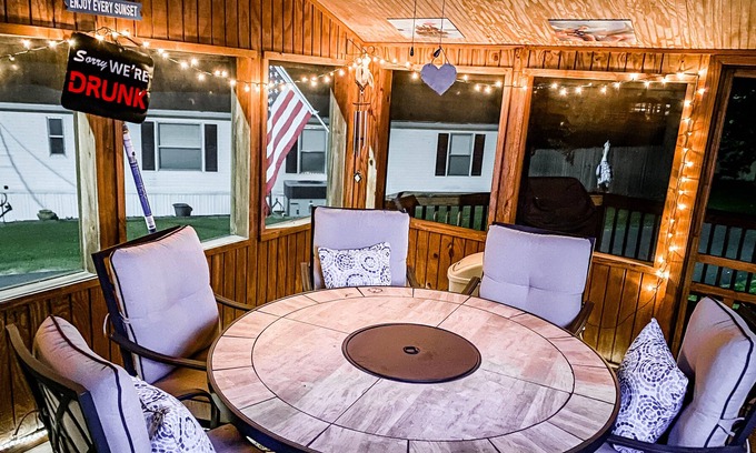 Benton Casa | NEW LISTING - Newly Remodeled - Kentucky Lake