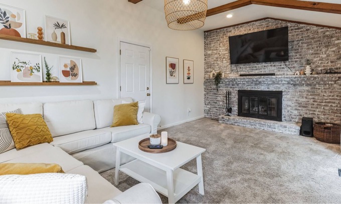 Cherry Hill Casa | NEW LISTING! Tranquil Retreat in Cherry Hills by RedAwning