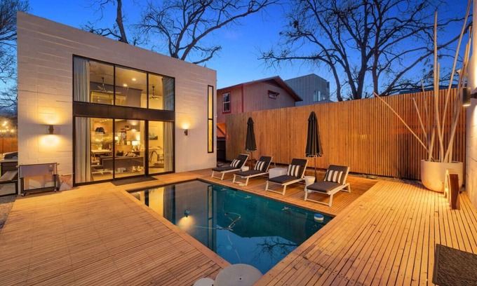 Holly Casa | NEW Luxe DT Austin Oasis | Pool | Casita