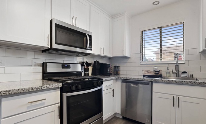 Ceres Casa | New Luxury Apartment: Lovely 2 beds 1 bath