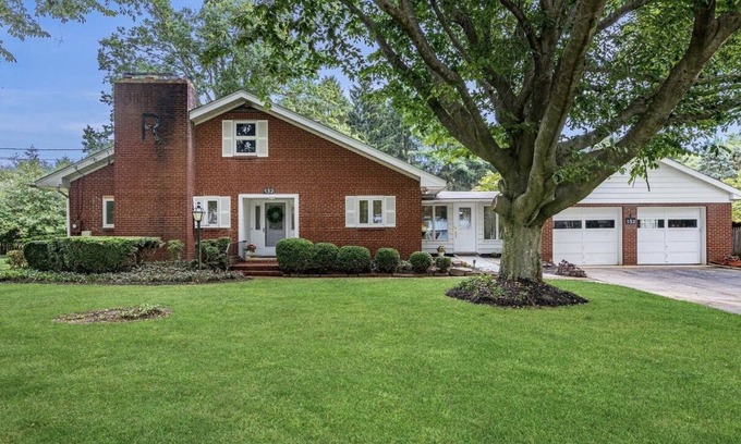 Crosswicks Casa | New Luxury Home! Near Princeton Sleeps 7