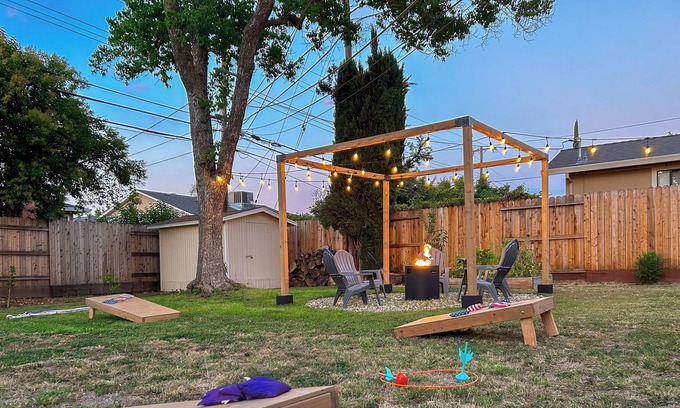 Arden-Arcade Casa | NEW - Modern 3BR & Backyard Oasis - 5 Minutes from American River!