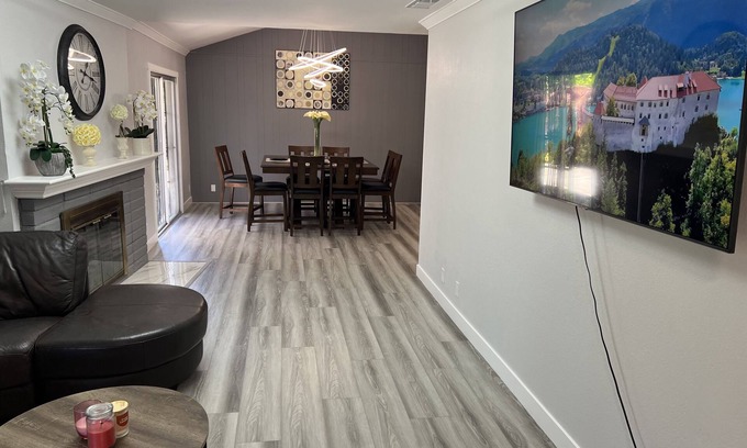 Fair Oaks Casa | NEW modern, spacious, beautiful