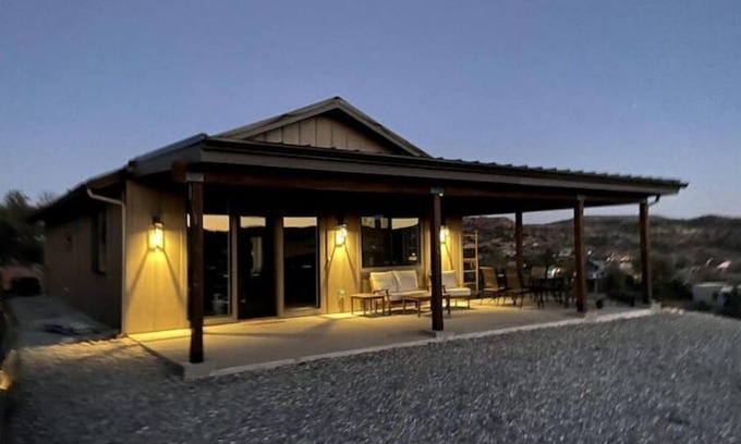 Cornville Casa | New mountain top retreat w/ 270° stunning views