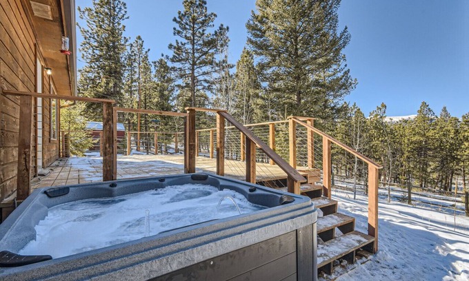 Bailey Casa | NEW! Nature’s Haven: Cabin with Views & Hot Tub