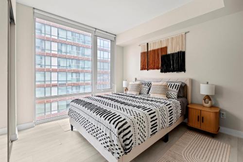 Church and Wellesley Apartamento | New Panoramic view 2BD & Den in Downtown Toronto