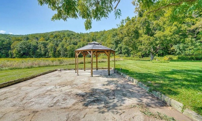 Canaan Otro | NEW RENO Historic Creamery in Berkshires w/hot tub
