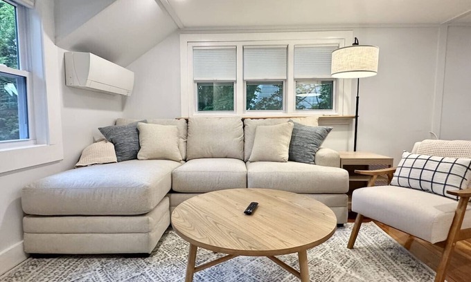 Southwest Harbor Apartamento | New Renovated 2BR APT in Downtown SWH! [Moonwake]