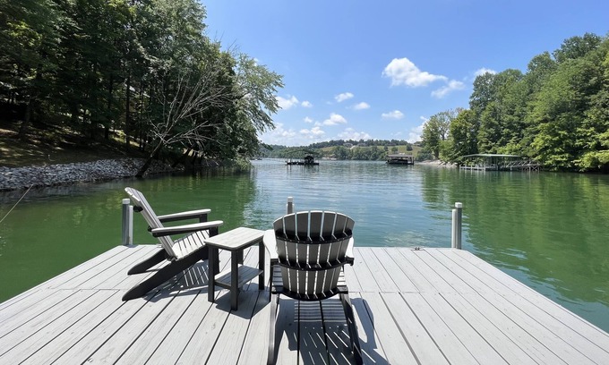 Lynchburg Casa | New rental!!! Luxury living on Tim’s Ford Lake