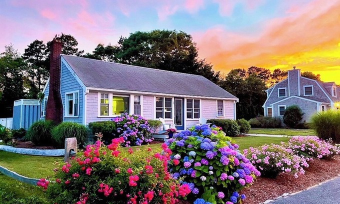 Popponesset Casa | New Rental-Popponesset, 2 beds, sleeps 4, A/C, 5 house walk to beach