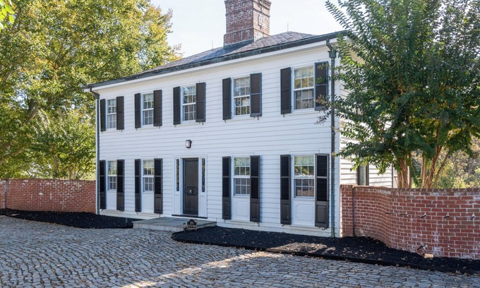 Charlottesville Casa | Rivanna Farm Estate | Pickleball | Pool | Hiking