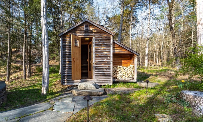 Town of Marbletown Cabaña | NEW: Riverfront Cottage w/ Hot Tub, Sauna & Pond