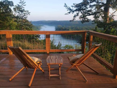 Cotter Otro | NEW Romantic CLIFF GLAMPING w Vista Views of WHITE RIVER, Minutes to fishing and hikes!