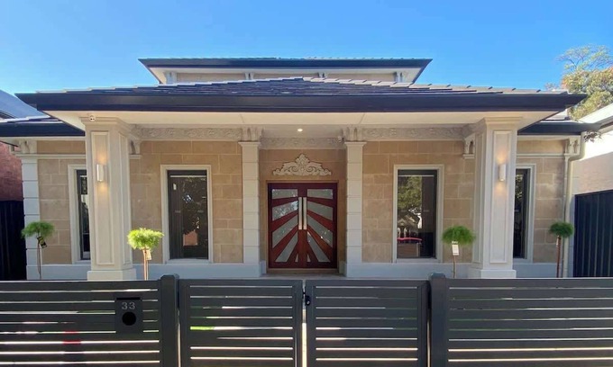 Unley Casa | New & Spacious Luxury Mansion with 5 Bedrooms & 4 Bathrooms in Unley