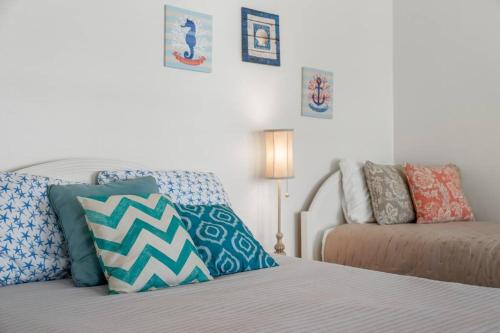 West Panama City Beach Casa | NEW! Steps To White Sand Beaches! Pool & Grill! 2BR 2BA