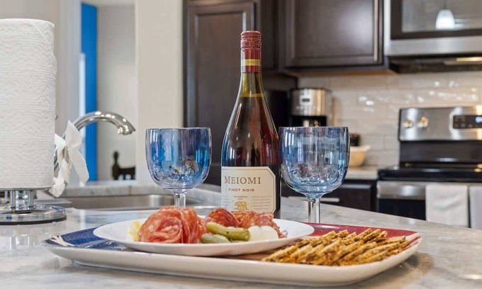 Temple Casa | New* Temple 6 Bd 5 min to Meta, BS&W, UMHB, Shopping+Lake. Free Parking+Wi-Fi