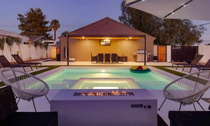 Coronado Casa | NEW! The Hoover House - Pool, Spa, BBQ, Fire Pit