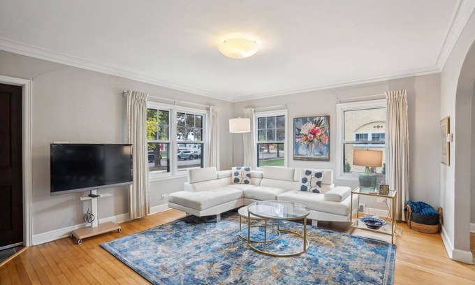 Eau Claire Condominio | NEW! The McKinley House (3-Bedroom Condo)