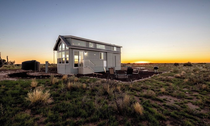 Valle Casa | New Tiny Home on Private 1 Acre with Power, AC/Heat, Starlink Internet