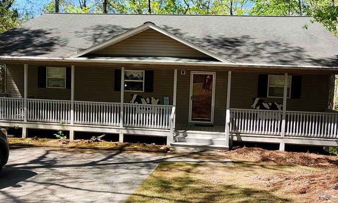 Wedowee Casa | New to the market, Quiet Cove, Pet Friendly Whistling Dixie Lake Retreat 3bd/3ba