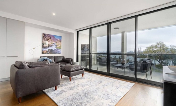 Kingston Apartamento | New to VRBO: Kingston Foreshore Apt - 4km from Canberra Centre