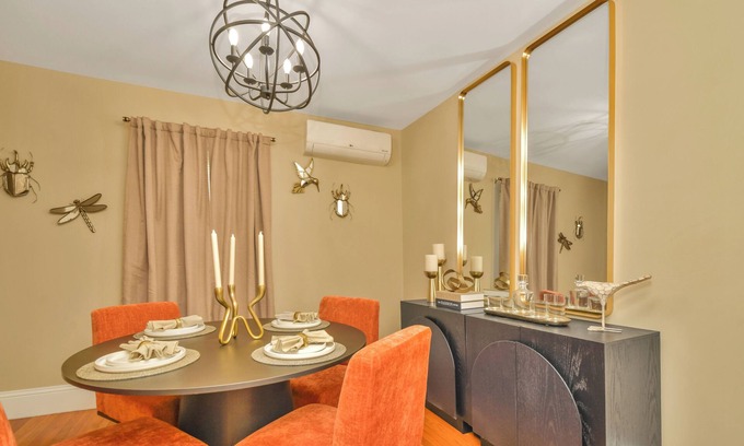 West Street - River Street Casa | NEW! Upscale Private 3 Bed, Free Parking, W&D, A.C., Near MBTA, Backyard