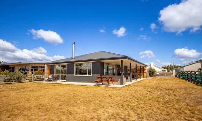 Twizel Casa | New with a View, Twizel - FREE WIFI