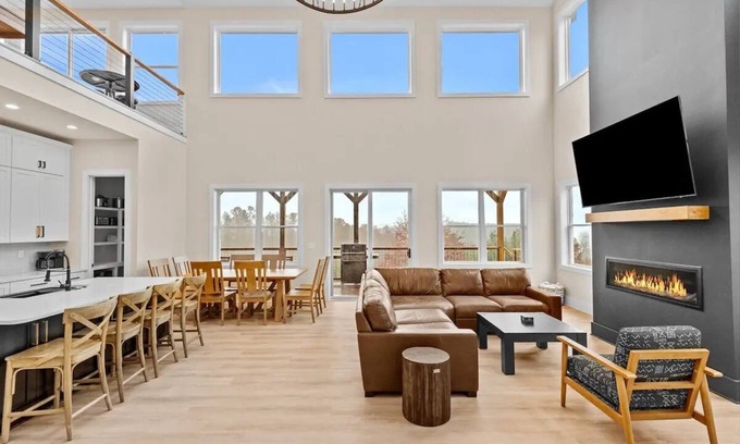Edens Gate Casa | NEW with VIEWS Modern 4BR w Hot Tub, Fire Pit, Game Room, Near New River!