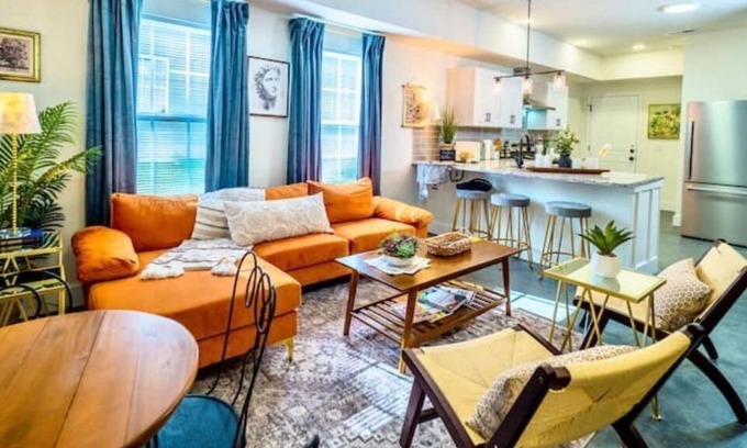 Graysville Casa | 𝔑𝔢𝔴 𝔚𝔬𝔯𝔩𝔡 Entire townhome near MALL