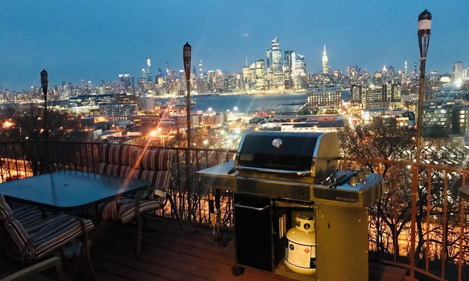 Union City Apartamento | Nueva York Skyline ¡Una de una vista amable! Duerme 12!