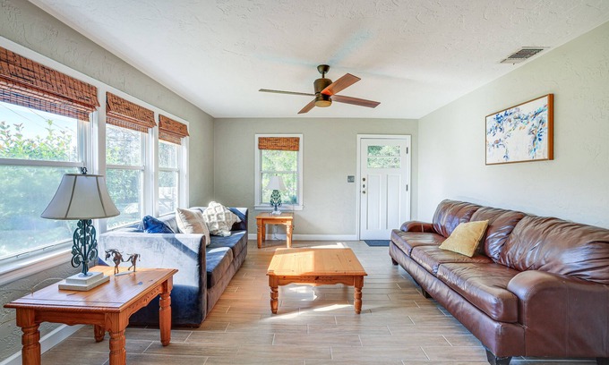 Newberry Casa | Newberry Home w/ Deck on 10 Acres!