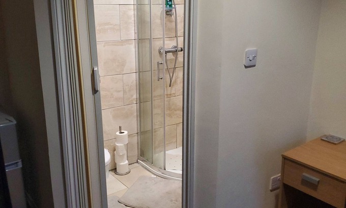 Heaton Casa | Newcastle City- Ensuite Bedrooms
