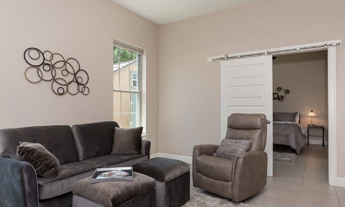 Downtown Condominio | NUEVO Downtown Bentonville Condo!