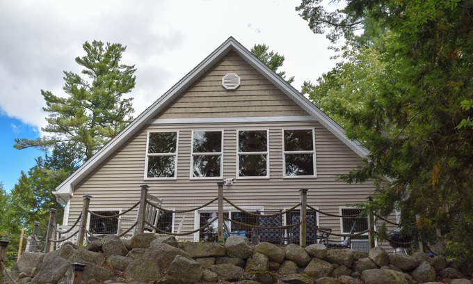 Dedham Cabaña | Construcción nueva en Green Lake ... entre Bangor y el Parque Nacional Acadia