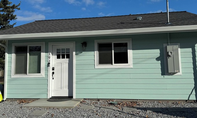 Weed Cabaña | Newer Cozy Cottage w/ Saltwater Spa!