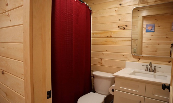 Lincoln Casa | Newly Built Home: Perfectly Located Near Loon Mountain & Downtown Lincoln, NH!