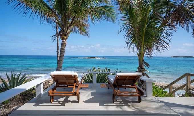 Double Bay Casa | Newly Remodeled Home on Pink-Sand Double Bay Beach, Spectacular Views