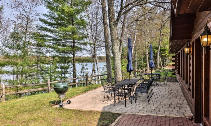Arbor Vitae Casa | Newly remodeled 8 bedroom on Little Muskie Lake!