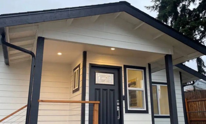 West Hills Casa | NEWLY REMODELED Cozy Bremerton Bungalow! Fenced Pet-Friendly Yard!