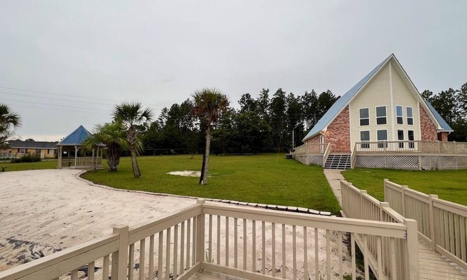 Saucier Casa | Newly remodeled house on the lake! Private beach! Near the Gulf of Mexico