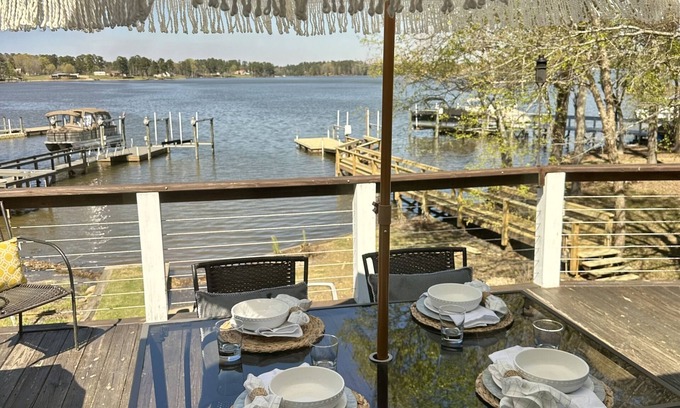 Leesville Casa | NEWLY REMODELED Lakefront House, Dock and Boat Ramp