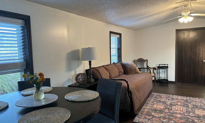 Spring Church Casa | Newly Remodeled & Stylish Guest Hideaway: Sleeps 6
