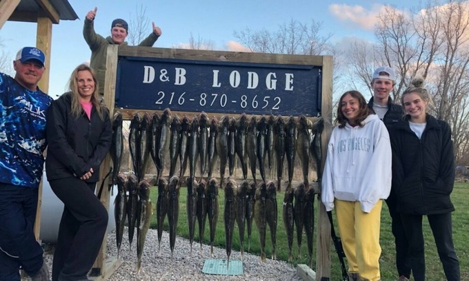 Port Clinton Cabina | Newly remolded Lodge close to public boat ramps , beach and fishing charters.
