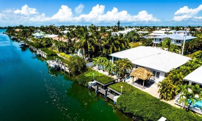 Coury Casa | *Newly Renovated Single Family Home w/Private Pool