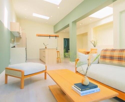 Downtown Eastside Apartamento | Newly Renovated 1 Bedroom Condo in Japantown! Near Gastown & Railtown!