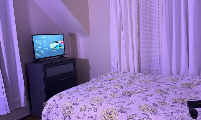Minneapolis Casa | Newly renovated 2-bedroom house in amazing Minneapolis with AC/Heating,WiFi,