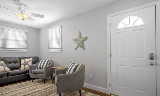 Avalon Condominio | Newly renovated 2 bedroom conveniently located in the downtown of Avalon